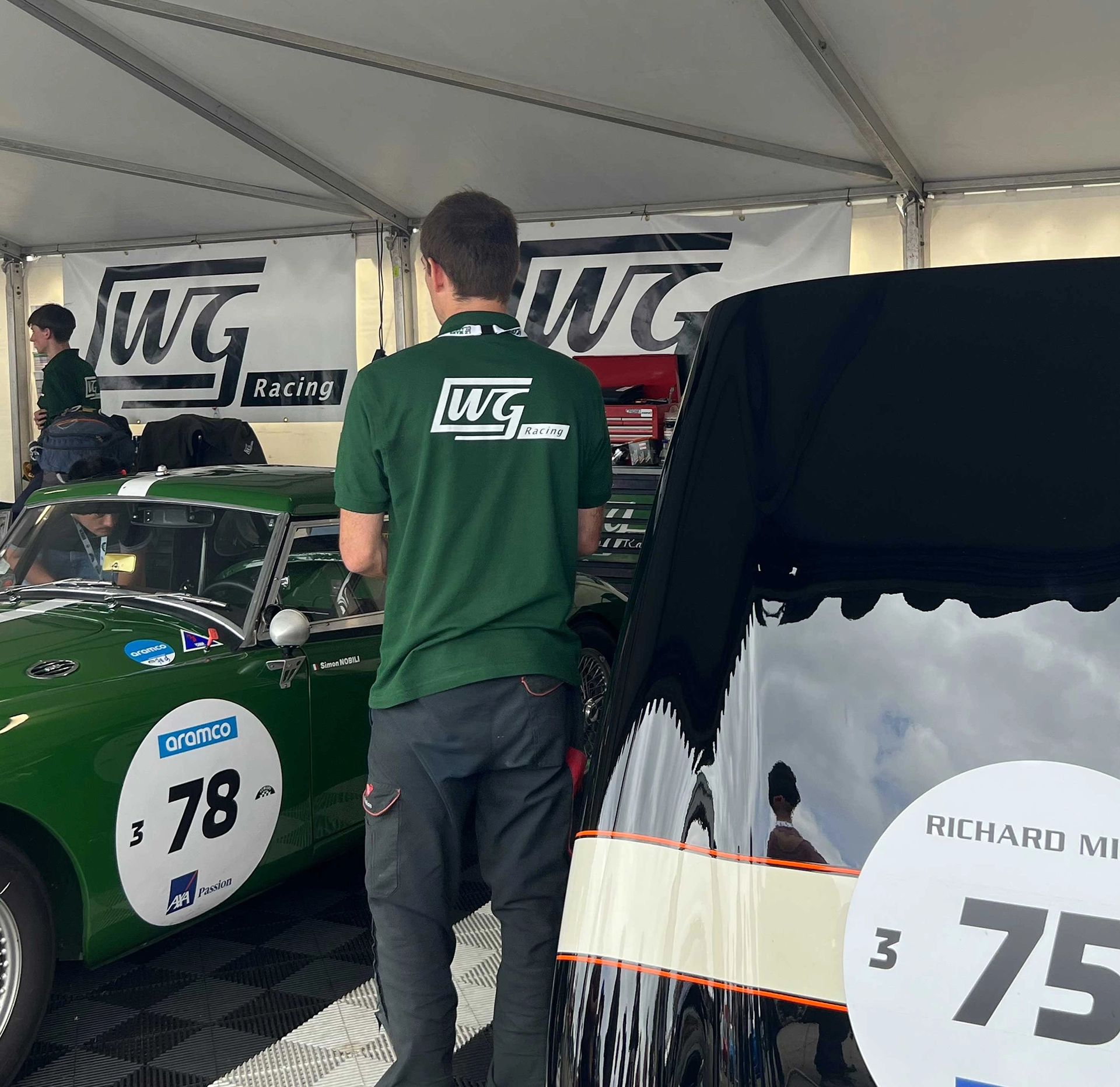 Logo WG british racing sur vetement